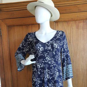 Blue patterned tunic blouse w/contrasting pattern
